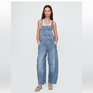 Gap UltraSoft Denim Horseshoe Overalls Size Medium